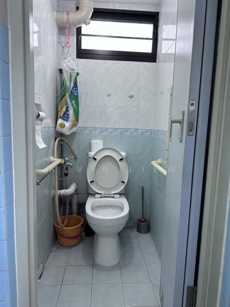 13 Telok Blangah Crescent, 13 Telok Blangah Crescent, 2 Bedrooms, 700 sqft, HDB Flat For Sale, by Alvin Liew, 500168064 - Bathroom - PropertyGuru.com.sg