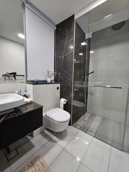 Hallmark Residences, 17 Ewe Boon Road, 4 Bedrooms, 1,862 sqft, Condominium For Sale, by Allen Gong, 500168069 - Bathroom - PropertyGuru.com.sg