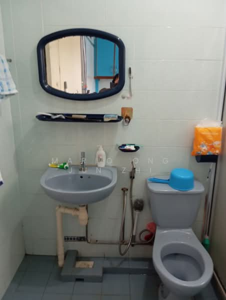 331 Sembawang Close, 331 Sembawang Close, Room Rental, 150 sqft, HDB Flat For Rent, by Mario Ong Jun Zhi, 500168078 - Bathroom - PropertyGuru.com.sg