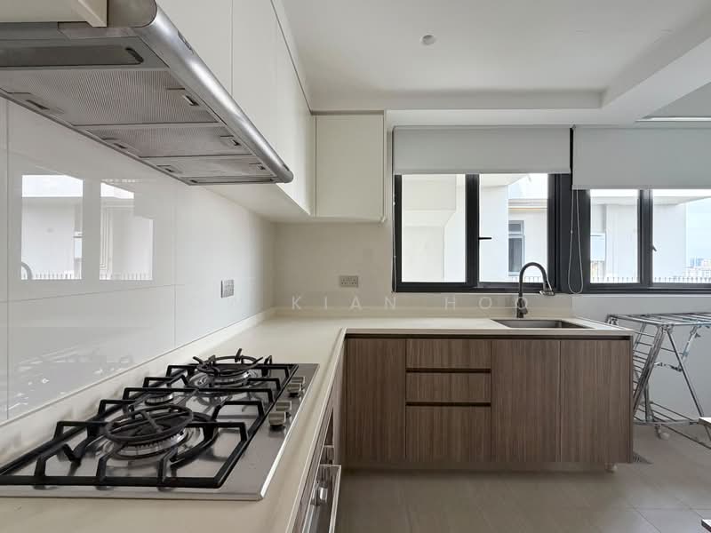 Hundred Palms Residences, 276 Yio Chu Kang Road, 3 Bedrooms, 1,012 sqft, Executive Condominium For Rent, by Low Kian Hoo, 500168083 - Kitchen - PropertyGuru.com.sg