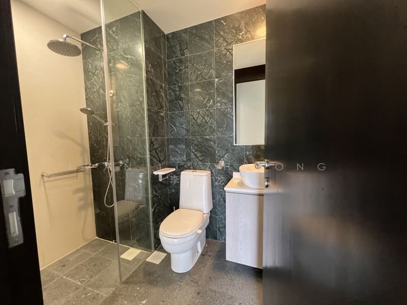 Ten @ Suffolk, 10 Suffolk Road, 2 Bedrooms, 1,119 sqft, Apartment For Sale, by Ivan Li Zhilong 李智龙, 500168100 - Bathroom - PropertyGuru.com.sg