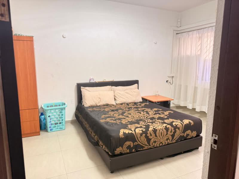 Ivory Heights, 120 Jurong East Street 13, 5 Bedrooms, 1,894 sqft, Condominium For Rent, by Teo Garrick, 500168112 - Bedroom - PropertyGuru.com.sg