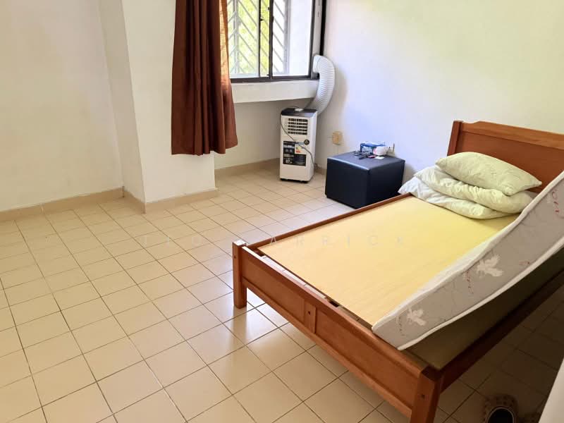 Ivory Heights, 120 Jurong East Street 13, 5 Bedrooms, 1,894 sqft, Condominium For Rent, by Teo Garrick, 500168112 - Bedroom - PropertyGuru.com.sg