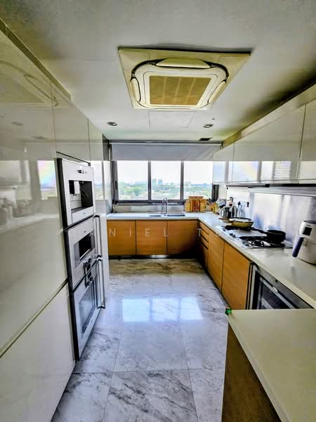 One Robin, 1 Robin Road, 4 Bedrooms, 1,905 sqft, Condominium For Sale, by Daniel Tey, 500168114 - Kitchen - PropertyGuru.com.sg