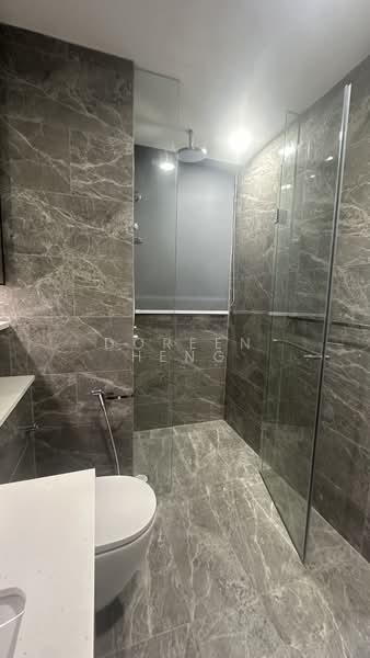 Lentor Modern, Lentor Central, 4 Bedrooms, 980 sqft, Condominium For Sale, by Doreen Heng, 500168117 - Bathroom - PropertyGuru.com.sg
