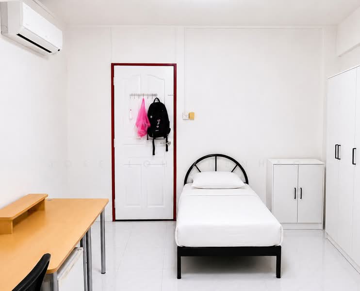 911 Jurong West Street 91, 911 Jurong West Street 91, 3 Bedrooms, 1,313 sqft, HDB Flat For Sale, by Jose Loh Zhenhao, 500168118 - Bedroom - PropertyGuru.com.sg