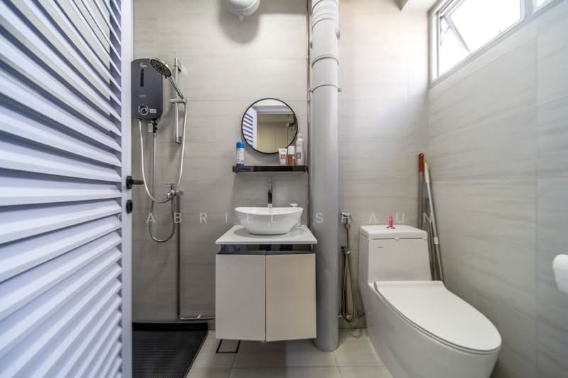 146 Gangsa Road, 146 Gangsa Road, 3 Bedrooms, 1,119 sqft, HDB Flat For Sale, by Gabriel Shaun, 500168135 - Bathroom - PropertyGuru.com.sg