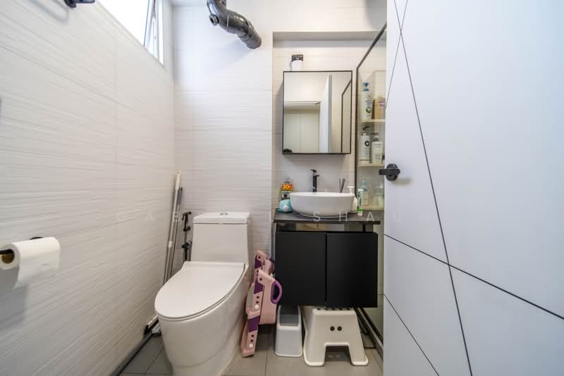 146 Gangsa Road, 146 Gangsa Road, 3 Bedrooms, 1,119 sqft, HDB Flat For Sale, by Gabriel Shaun, 500168135 - Bathroom - PropertyGuru.com.sg