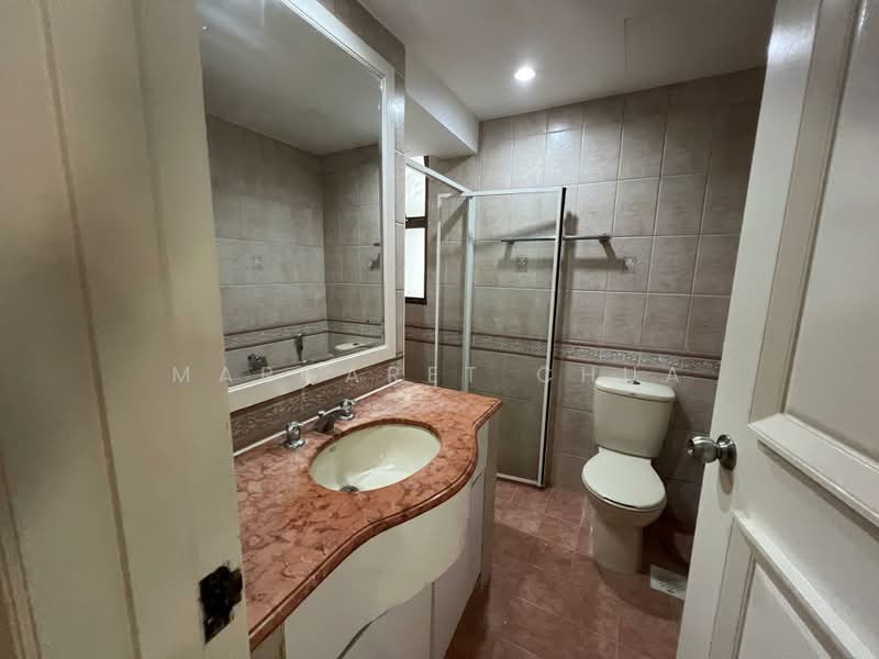 Parkview Apartments, 3 Bukit Batok Street 25, 3 Bedrooms, 1,119 sqft, Apartment For Rent, by Margaret Chua, 500168139 - Bathroom - PropertyGuru.com.sg