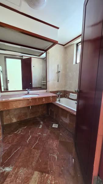 Costa Rhu, 3 Rhu Cross, 3 Bedrooms, 1,647 sqft, Condominium For Sale, by Lim Soon Kiat Patrick, 500168143 - Bathroom - PropertyGuru.com.sg