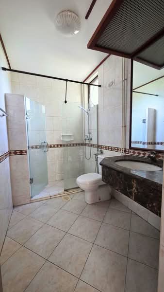 Costa Rhu, 3 Rhu Cross, 3 Bedrooms, 1,647 sqft, Condominium For Sale, by Lim Soon Kiat Patrick, 500168143 - Bathroom - PropertyGuru.com.sg