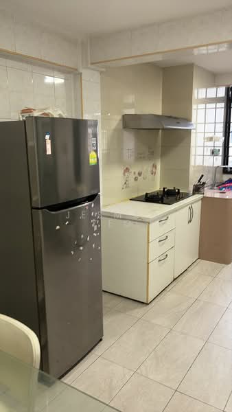 61 Lorong 5 Toa Payoh, 61 Lorong 5 Toa Payoh, 3 Bedrooms, 699 sqft, HDB Flat For Rent, by Jesman Yeo, 500168149 - Kitchen - PropertyGuru.com.sg