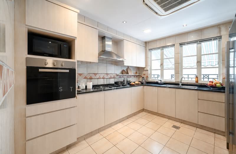 Gentle Villas, Gentle Drive, 5 Bedrooms, 2,900 sqft, Detached House For Sale, by Steven Deng, 500168154 - Kitchen - PropertyGuru.com.sg