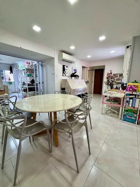 107 Potong Pasir Avenue 1, 107 Potong Pasir Avenue 1, 3 Bedrooms, 1,109 sqft, HDB Flat For Sale, by Joyce Chang Mui Lian, 500168157 - Dining Room - PropertyGuru.com.sg