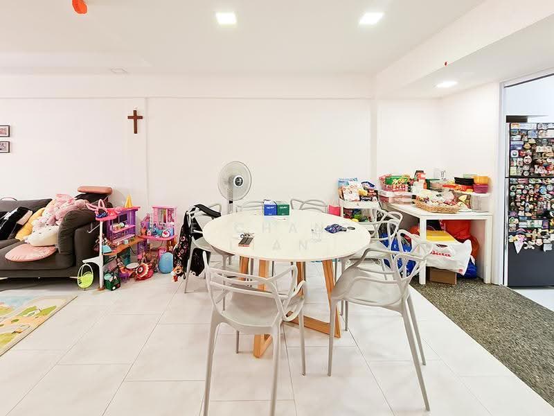 107 Potong Pasir Avenue 1, 107 Potong Pasir Avenue 1, Macpherson / Potong Pasir, 3 Bedrooms, 1,109 sqft, HDB Flat For Sale, by Joyce Chang Mui Lian, 500168157 - Living Room - PropertyGuru.com.sg