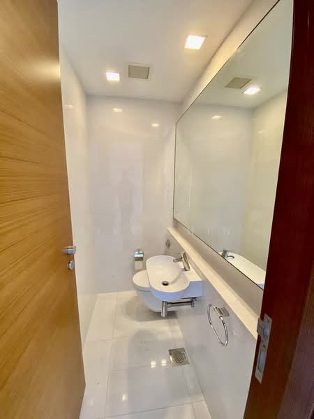 Saint Thomas Suites, 31 St. Thomas Walk, 4 Bedrooms, 2,013 sqft, Condominium For Rent, by Mike Chin, 500168163 - Bathroom - PropertyGuru.com.sg