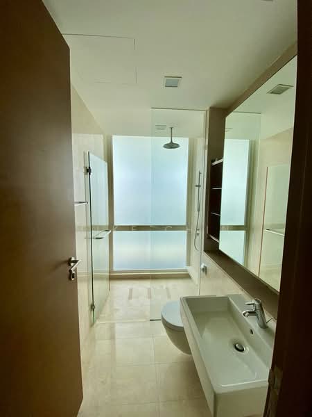 Saint Thomas Suites, 31 St. Thomas Walk, 4 Bedrooms, 2,013 sqft, Condominium For Rent, by Mike Chin, 500168163 - Bathroom - PropertyGuru.com.sg