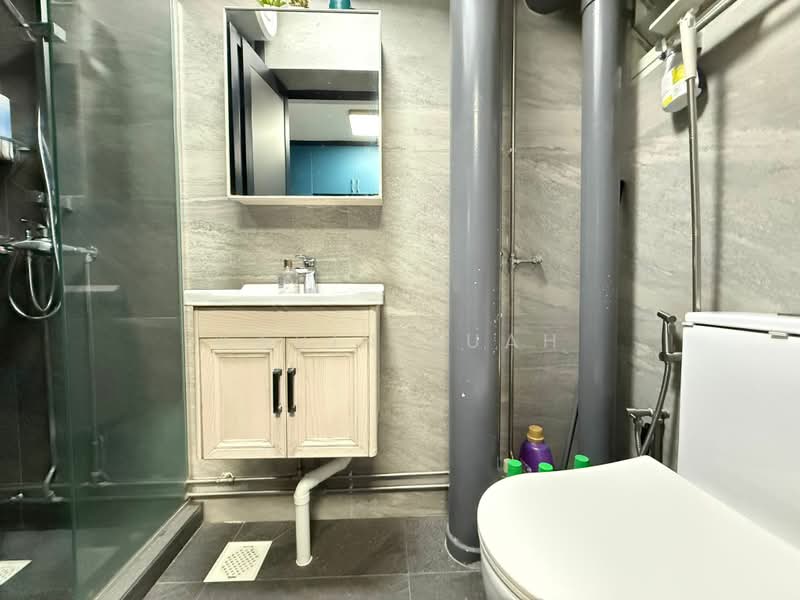107B Edgefield Plains, 107B Edgefield Plains, 3 Bedrooms, 1,184 sqft, HDB Flat For Sale, by Kavin Kuah, 500168167 - Bathroom - PropertyGuru.com.sg
