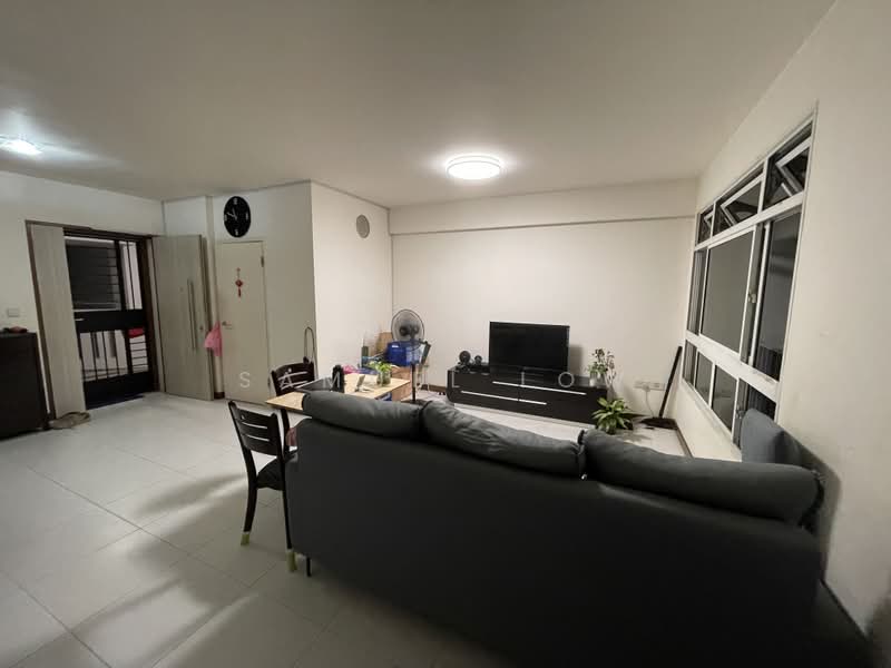 Near Seletar Mall, , 3 Bedrooms, 1,033 sqft, HDB Flat For Sale, by Samuel Low, 500168169 - Living Room - PropertyGuru.com.sg