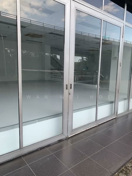 Geylang Road high visibility showroom near Kallang Mrt