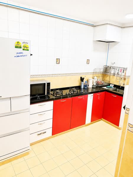 627 Senja Road, 627 Senja Road, 3 Bedrooms, 1,001 sqft, HDB Flat For Sale, by Jaslin Lee, 500168171 - Kitchen - PropertyGuru.com.sg