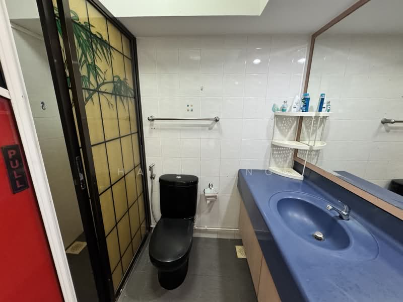 285D Toh Guan Road, 285D Toh Guan Road, 4 Bedrooms, 1,539 sqft, HDB Flat For Rent, by Hansen Ng, 500168176 - Master Bathroom - PropertyGuru.com.sg