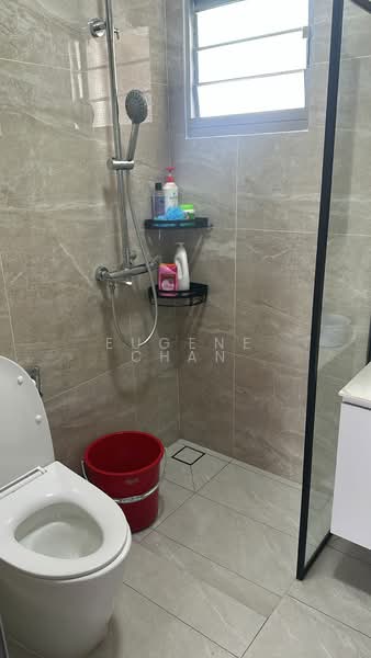811 Choa Chu Kang Avenue 7, 811 Choa Chu Kang Avenue 7, Room Rental, 250 sqft, HDB Flat For Rent, by Eugene Chan, 500168185 - Bathroom - PropertyGuru.com.sg