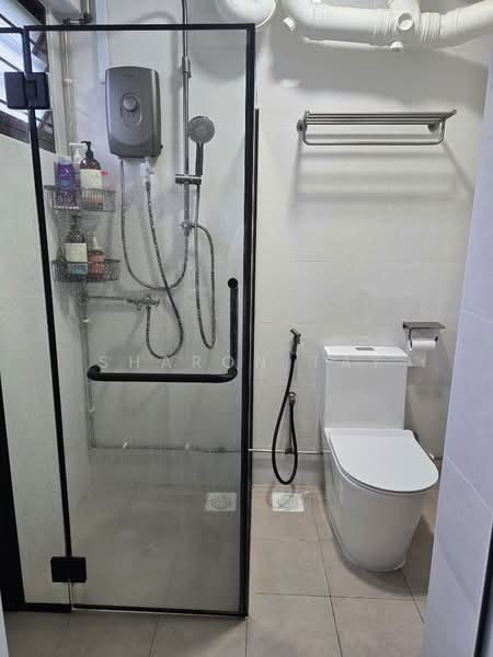 124 Pasir Ris Street 11, 124 Pasir Ris Street 11, Room Rental, 100 sqft, HDB Flat For Rent, by Sharon Tay, 500168186 - Bathroom - PropertyGuru.com.sg