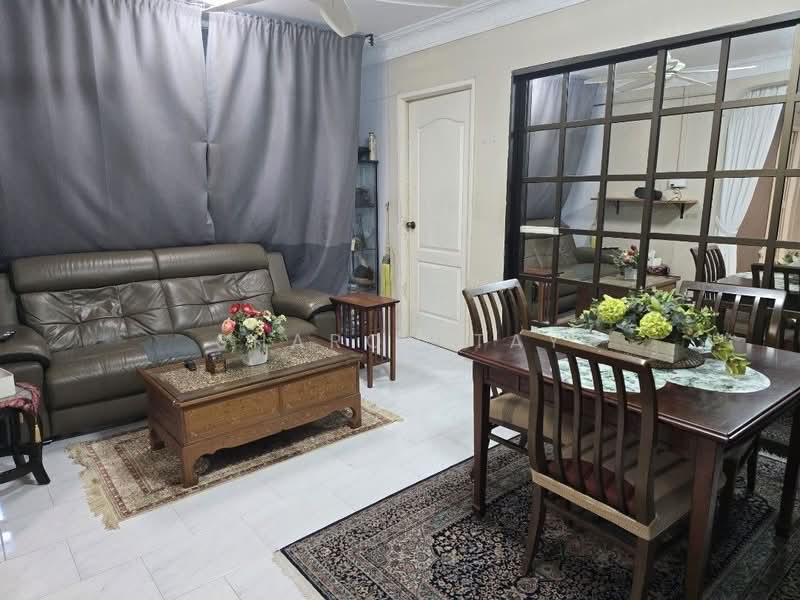 124 Pasir Ris Street 11, 124 Pasir Ris Street 11, Room Rental, 100 sqft, HDB Flat For Rent, by Sharon Tay, 500168186 - Living Room - PropertyGuru.com.sg