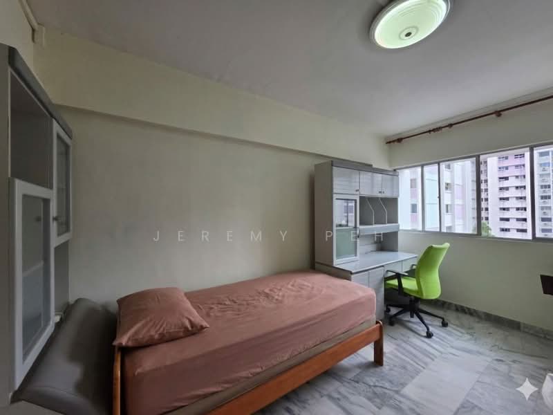 172 Bukit Batok West Avenue 8, 172 Bukit Batok West Avenue 8, 3 Bedrooms, 1,496 sqft, HDB Flat For Sale, by Jeremy Peh, 500168188 - Bedroom - PropertyGuru.com.sg
