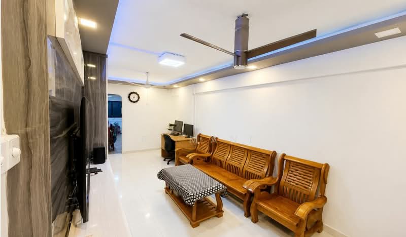 239 Bukit Batok East Avenue 5, 239 Bukit Batok East Avenue 5, 2 Bedrooms, 720 sqft, HDB Flat For Sale, by R. Mani, 500168203 - Living Room - PropertyGuru.com.sg