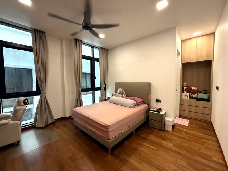 Sembawang Hills Estate, Jalan Rukam, 7 Bedrooms, 8,850 sqft, Semi-Detached House For Sale, by Jun Wei Lee, 500168218 - Bedroom - PropertyGuru.com.sg