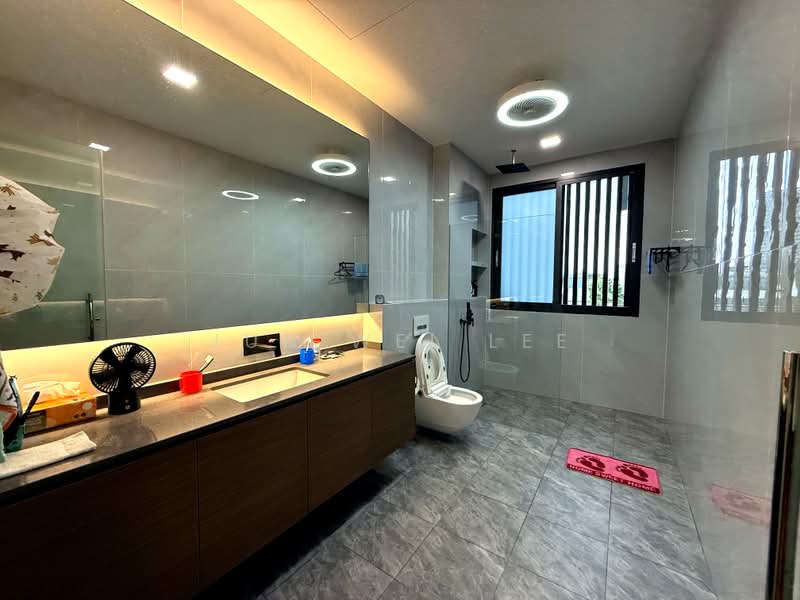 Sembawang Hills Estate, Jalan Rukam, 7 Bedrooms, 8,850 sqft, Semi-Detached House For Sale, by Jun Wei Lee, 500168218 - Bathroom - PropertyGuru.com.sg