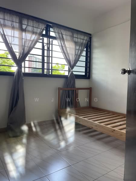 304 Shunfu Road, 304 Shunfu Road, 3 Bedrooms, 990 sqft, HDB Flat For Sale, by W J Wong, 500168224 - Bedroom - PropertyGuru.com.sg