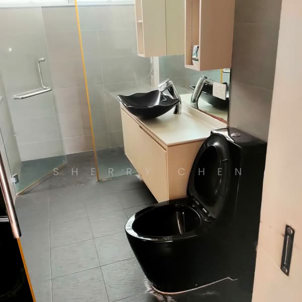 Sherwood Towers, 3 Jalan Anak Bukit, Room Rental, 120 sqft, Apartment For Rent, by Sherry Chen, 500168227 - Bathroom - PropertyGuru.com.sg