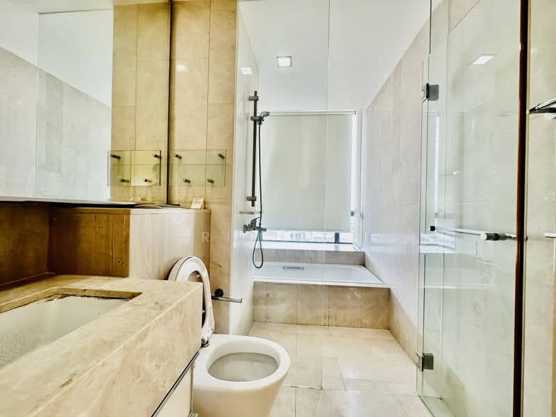 Rivergate, 93 Robertson Quay, 4 Bedrooms, 1,840 sqft, Condominium For Sale, by Eric Goh, 500168234 - Bathroom - PropertyGuru.com.sg
