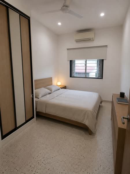 Siglap road, Siglap Road, 4 Bedrooms, 2,000 sqft, Terraced House For Rent, by Karen Tan, 500168245 - Bedroom - PropertyGuru.com.sg