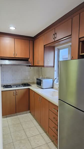 Sunflower Residence, 45 Lorong 32 Geylang, 3 Bedrooms, 1,012 sqft, Apartment For Rent, by Keith Chan, 500168249 - Kitchen - PropertyGuru.com.sg