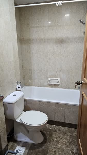 Sunflower Residence, 45 Lorong 32 Geylang, 3 Bedrooms, 1,012 sqft, Apartment For Rent, by Keith Chan, 500168249 - Bathroom - PropertyGuru.com.sg