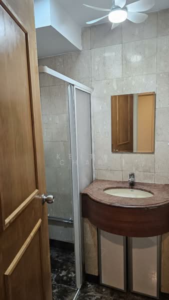 Sunflower Residence, 45 Lorong 32 Geylang, 3 Bedrooms, 1,012 sqft, Apartment For Rent, by Keith Chan, 500168249 - Bathroom - PropertyGuru.com.sg