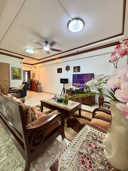 325 Sembawang Crescent, 325 Sembawang Crescent, 3 Bedrooms, 1,302 sqft, HDB Flat For Sale, by KangLing Beh, 500168250 - Living Room - PropertyGuru.com.sg
