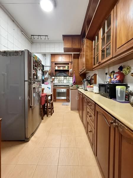 325 Sembawang Crescent, 325 Sembawang Crescent, 3 Bedrooms, 1,302 sqft, HDB Flat For Sale, by KangLing Beh, 500168250 - Kitchen - PropertyGuru.com.sg
