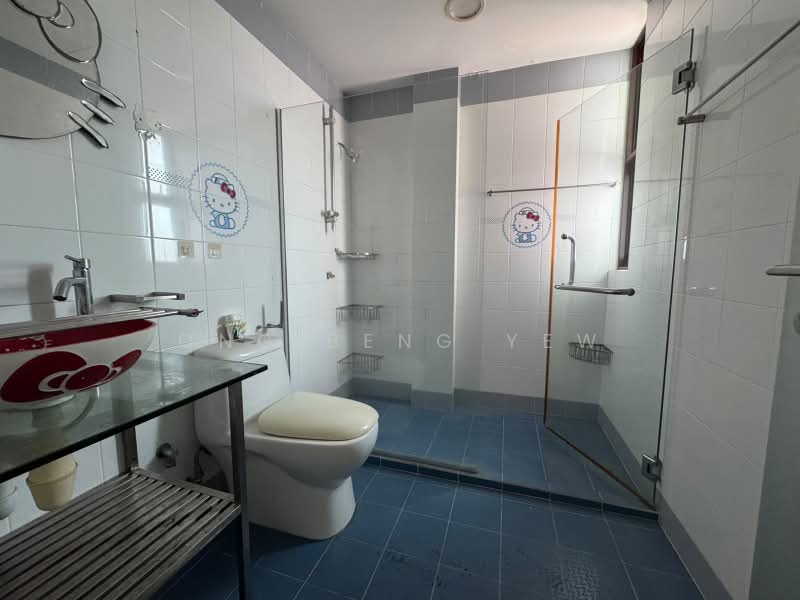 Bedok Court, 295 Bedok South Avenue 3, 7 Bedrooms, 6,210 sqft, Condominium For Sale, by Ong Beng Yew, 500168251 - Bathroom - PropertyGuru.com.sg
