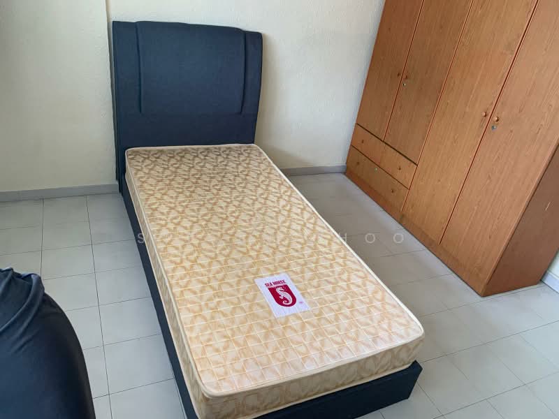 233 Bukit Batok East Avenue 5, 233 Bukit Batok East Avenue 5, Room Rental, 150 sqft, HDB Flat For Rent, by Steven Choo, 500168262 - Bedroom - PropertyGuru.com.sg