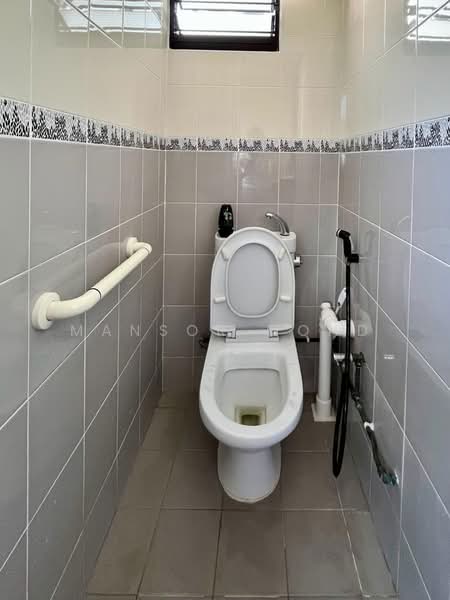 468 North Bridge Road, 468 North Bridge Road, 2 Bedrooms, 646 sqft, HDB Flat For Rent, by Mansor Mohd, 500168270 - Bathroom - PropertyGuru.com.sg