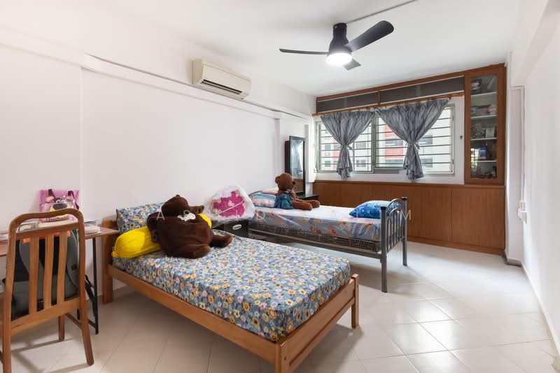 552 Jurong West Street 42, 552 Jurong West Street 42, 3 Bedrooms, 1,453 sqft, HDB Flat For Sale, by Rashid Salim, 500168276 - Bedroom - PropertyGuru.com.sg