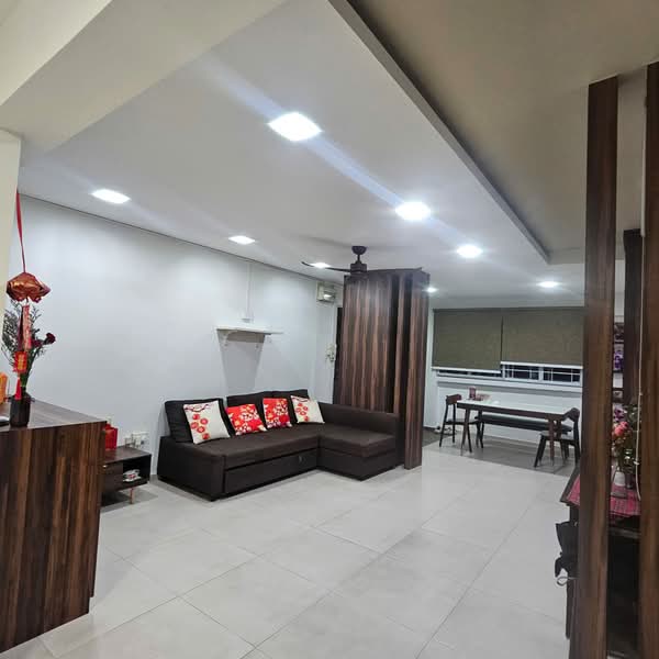 551 Jurong West Street 42, 551 Jurong West Street 42, 4 Bedrooms, 1,442 sqft, HDB Flat For Sale, by Jeff Foo, 500168283 - Living Room - PropertyGuru.com.sg