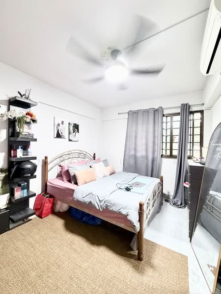 420 Bedok North Street 1, 420 Bedok North Street 1, 2 Bedrooms, 883 sqft, HDB Flat For Sale, by Nona Kirana, 500168286 - Bedroom - PropertyGuru.com.sg