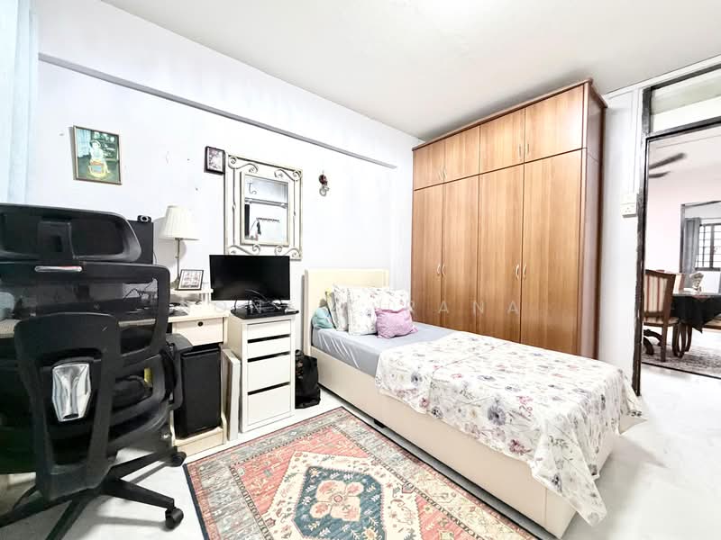 420 Bedok North Street 1, 420 Bedok North Street 1, 2 Bedrooms, 883 sqft, HDB Flat For Sale, by Nona Kirana, 500168286 - Bedroom - PropertyGuru.com.sg