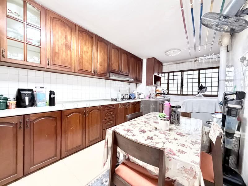 420 Bedok North Street 1, 420 Bedok North Street 1, 2 Bedrooms, 883 sqft, HDB Flat For Sale, by Nona Kirana, 500168286 - Kitchen - PropertyGuru.com.sg